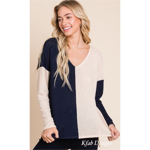 ❤️LAST 2! V NECK Comfy Color Block Chic Top with Side Slits! - Picture 4 of 6